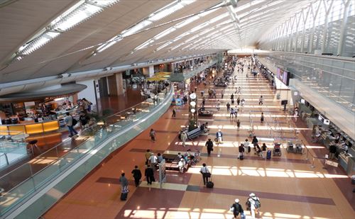 羽田空港のロビー